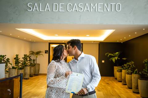 casamento-civil-cartorio-patio-sabia-mini-wedding-cerimonia-casal-certidão-look-noiva-buque-certidão-uberlandia-noivo-ensaio-pre-wedding-fotos-fotografo-minas-gerais-daniel-custodio-amor-namorados-love-retrato-cerimonial-dj-vestido-brasil-pousada-assinar'