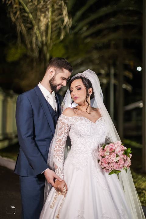 casamento-igreja-cerimonia-religioso-araguari-uberlandia-minas-gerias-casar-wedding-foto-fotografias-retrato-noiva-noivo-daniel-custodio-amor-vestido-terno-buque-mae-make-off-buque-madrinha-padrinho-ensaio-mini-cerimonia-festa-dj-banda-buffet-cerimonial-'