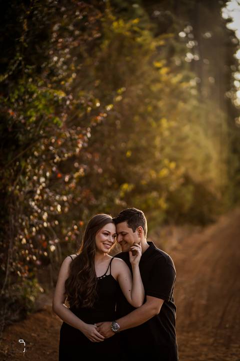 casamento-casar-fotografias-foto-fotografo-noiva-buque-noivo-terno-make-vestido-espaço-madrinha-brinde-padrinhos-maquiagem-cerimonia-por-do-sol-daniel-custodio-fotografo-em-uberlandia-minas-gerais-amor-cerimonial-dj-buffet-pista-de-dança-musical-igreja-'