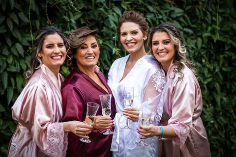 casamento-casar-fotografias-foto-fotografo-noiva-buque-noivo-terno-make-vestido-espaço-madrinha-brinde-padrinhos-maquiagem-cerimonia-por-do-sol-daniel-custodio-fotografo-em-uberlandia-minas-gerais-amor-cerimonial-dj-buffet-pista-de-dança-musical-igreja-'