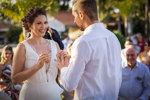 casamento-casar-fotografias-foto-fotografo-noiva-buque-noivo-terno-make-vestido-espaço-madrinha-brinde-padrinhos-maquiagem-cerimonia-por-do-sol-daniel-custodio-fotografo-em-uberlandia-minas-gerais-amor-cerimonial-dj-buffet-pista-de-dança-musical-igreja-'