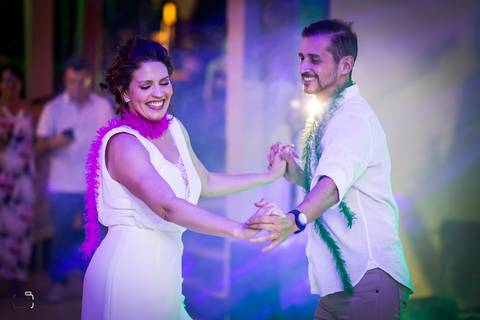 casamento-casar-fotografias-foto-fotografo-noiva-buque-noivo-terno-make-vestido-espaço-madrinha-brinde-padrinhos-maquiagem-cerimonia-por-do-sol-daniel-custodio-fotografo-em-uberlandia-minas-gerais-amor-cerimonial-dj-buffet-pista-de-dança-musical-igreja-'