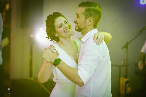 casamento-casar-fotografias-foto-fotografo-noiva-buque-noivo-terno-make-vestido-espaço-madrinha-brinde-padrinhos-maquiagem-cerimonia-por-do-sol-daniel-custodio-fotografo-em-uberlandia-minas-gerais-amor-cerimonial-dj-buffet-pista-de-dança-musical-igreja-'