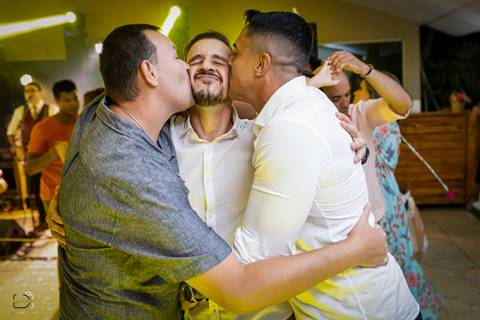 casamento-casar-fotografias-foto-fotografo-noiva-buque-noivo-terno-make-vestido-espaço-madrinha-brinde-padrinhos-maquiagem-cerimonia-por-do-sol-daniel-custodio-fotografo-em-uberlandia-minas-gerais-amor-cerimonial-dj-buffet-pista-de-dança-musical-igreja-'