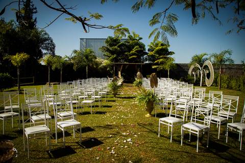 casamento-casar-fotografias-foto-fotografo-noiva-buque-noivo-terno-make-vestido-espaço-madrinha-brinde-padrinhos-maquiagem-cerimonia-por-do-sol-daniel-custodio-fotografo-em-uberlandia-minas-gerais-amor-cerimonial-dj-buffet-pista-de-dança-musical-igreja-'