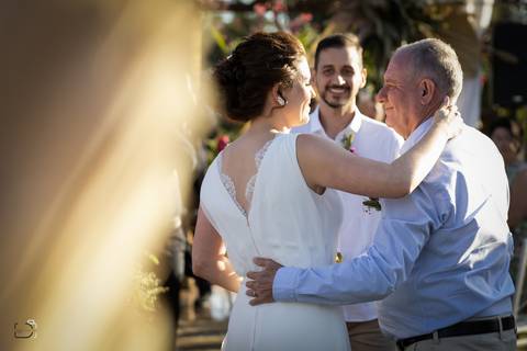 casamento-casar-fotografias-foto-fotografo-noiva-buque-noivo-terno-make-vestido-espaço-madrinha-brinde-padrinhos-maquiagem-cerimonia-por-do-sol-daniel-custodio-fotografo-em-uberlandia-minas-gerais-amor-cerimonial-dj-buffet-pista-de-dança-musical-igreja-'