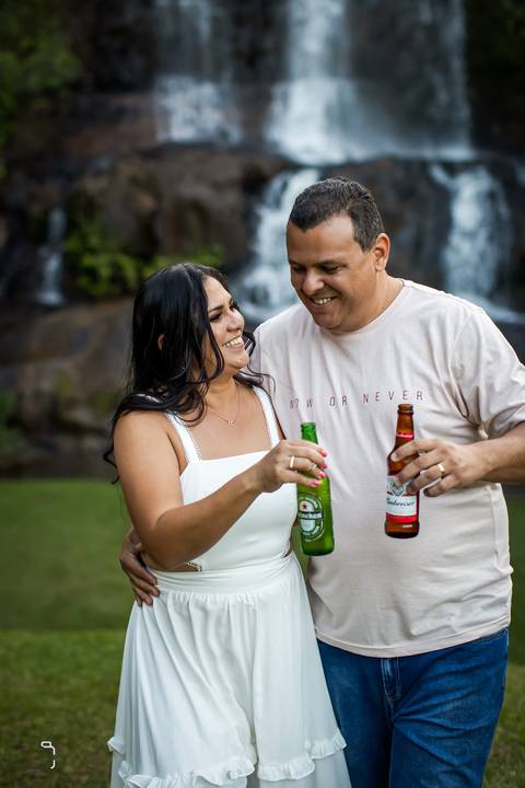 ensaio-familia-pre-wedding-casar-fotos-fotografias-retrato-daniel-custodio-uberlandia-araguari-minas-gerias-cerimonia-por-do-sol-cerimonial-buque-noiva-noivo-noiva-padrinho-madrinha-buffet-cinegrafista-video-canon-cachoeira-criativo-expontaneas-fotografia'