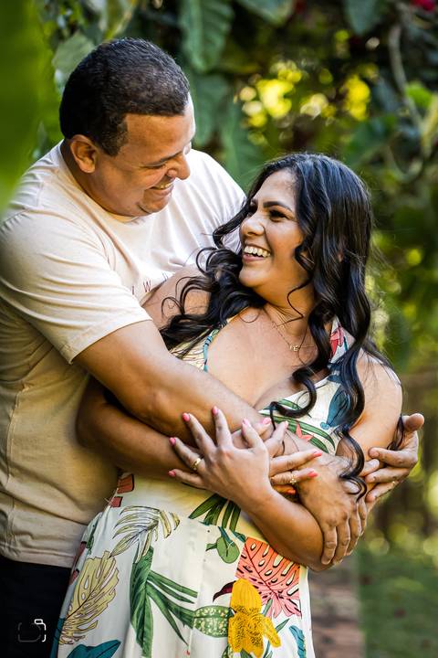 ensaio-familia-pre-wedding-casar-fotos-fotografias-retrato-daniel-custodio-uberlandia-araguari-minas-gerias-cerimonia-por-do-sol-cerimonial-buque-noiva-noivo-noiva-padrinho-madrinha-buffet-cinegrafista-video-canon-cachoeira-criativo-expontaneas-fotografia'