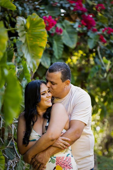 ensaio-familia-pre-wedding-casar-fotos-fotografias-retrato-daniel-custodio-uberlandia-araguari-minas-gerias-cerimonia-por-do-sol-cerimonial-buque-noiva-noivo-noiva-padrinho-madrinha-buffet-cinegrafista-video-canon-cachoeira-criativo-expontaneas-fotografia'