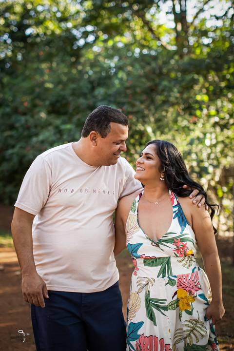 ensaio-familia-pre-wedding-casar-fotos-fotografias-retrato-daniel-custodio-uberlandia-araguari-minas-gerias-cerimonia-por-do-sol-cerimonial-buque-noiva-noivo-noiva-padrinho-madrinha-buffet-cinegrafista-video-canon-cachoeira-criativo-expontaneas-fotografia'