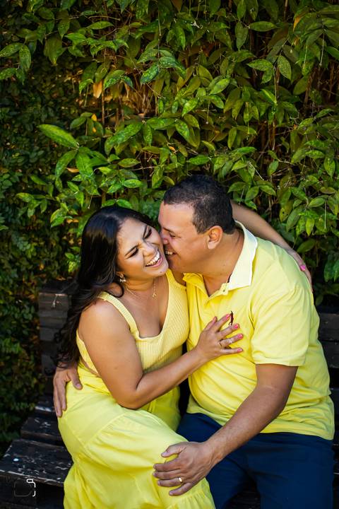 ensaio-familia-pre-wedding-casar-fotos-fotografias-retrato-daniel-custodio-uberlandia-araguari-minas-gerias-cerimonia-por-do-sol-cerimonial-buque-noiva-noivo-noiva-padrinho-madrinha-buffet-cinegrafista-video-canon-cachoeira-criativo-expontaneas-fotografia'