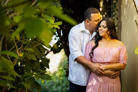 ensaio-familia-pre-wedding-casar-fotos-fotografias-retrato-daniel-custodio-uberlandia-araguari-minas-gerias-cerimonia-por-do-sol-cerimonial-buque-noiva-noivo-noiva-padrinho-madrinha-buffet-cinegrafista-video-canon-cachoeira-criativo-expontaneas-fotografia'