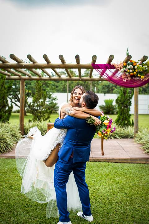 noivo-noiva-vestido-terno-make-cerimonia-celebrante-cerimonial-foto-fotografias-retrato-casamento-casar-fotografias-daniel-custodio-uberlandia-minas-gerais-chacara-por-do-sol-madrinha-padrinho-festa-dj-buque-amor-love-paixão-fotos-casorio-civil-daniel-cus'