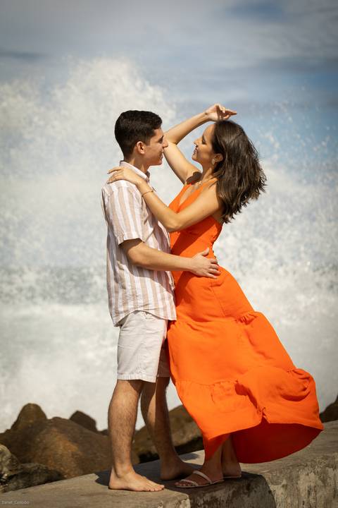 pre-wedding-rio-de-janeiro-cristo-redentor-bondinho-copacabana-barra-da-tijuca-apoador-praia-ensaio-noiva-noivo-casamento-na-praia-cerimonia-casar-fotos-na-praia-wedding-brasil-fotografo-mini-casamento-daniel-custodio-minas-uberlandia-fotos-retrato-filme-'