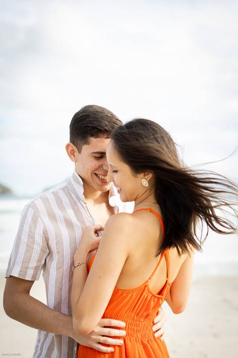 pre-wedding-rio-de-janeiro-cristo-redentor-bondinho-copacabana-barra-da-tijuca-apoador-praia-ensaio-noiva-noivo-casamento-na-praia-cerimonia-casar-fotos-na-praia-wedding-brasil-fotografo-mini-casamento-daniel-custodio-minas-uberlandia-fotos-retrato-filme-'