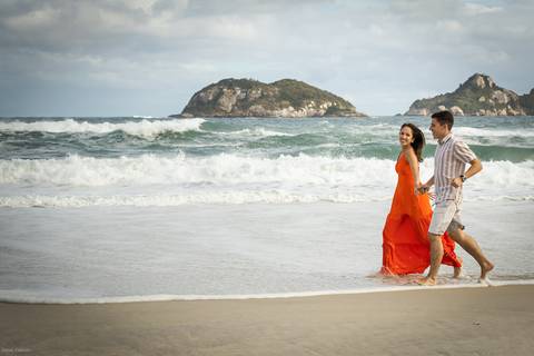 pre-wedding-rio-de-janeiro-cristo-redentor-bondinho-copacabana-barra-da-tijuca-apoador-praia-ensaio-noiva-noivo-casamento-na-praia-cerimonia-casar-fotos-na-praia-wedding-brasil-fotografo-mini-casamento-daniel-custodio-minas-uberlandia-fotos-retrato-filme-'