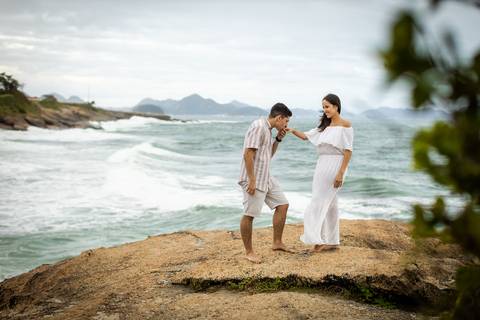 pre-wedding-rio-de-janeiro-cristo-redentor-bondinho-copacabana-barra-da-tijuca-apoador-praia-ensaio-noiva-noivo-casamento-na-praia-cerimonia-casar-fotos-na-praia-wedding-brasil-fotografo-mini-casamento-daniel-custodio-minas-uberlandia-fotos-retrato-filme-'