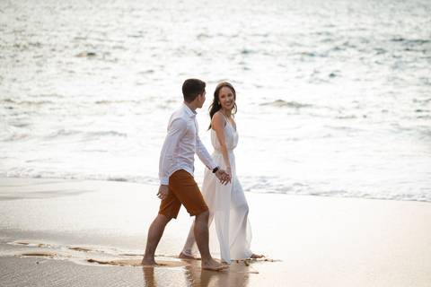 pre-wedding-rio-de-janeiro-cristo-redentor-bondinho-copacabana-barra-da-tijuca-apoador-praia-ensaio-noiva-noivo-casamento-na-praia-cerimonia-casar-fotos-na-praia-wedding-brasil-fotografo-mini-casamento-daniel-custodio-minas-uberlandia-fotos-retrato-filme-'