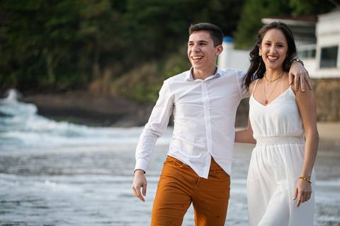pre-wedding-rio-de-janeiro-cristo-redentor-bondinho-copacabana-barra-da-tijuca-apoador-praia-ensaio-noiva-noivo-casamento-na-praia-cerimonia-casar-fotos-na-praia-wedding-brasil-fotografo-mini-casamento-daniel-custodio-minas-uberlandia-fotos-retrato-filme-'