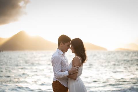 pre-wedding-rio-de-janeiro-cristo-redentor-bondinho-copacabana-barra-da-tijuca-apoador-praia-ensaio-noiva-noivo-casamento-na-praia-cerimonia-casar-fotos-na-praia-wedding-brasil-fotografo-mini-casamento-daniel-custodio-minas-uberlandia-fotos-retrato-filme-'