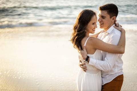 pre-wedding-rio-de-janeiro-cristo-redentor-bondinho-copacabana-barra-da-tijuca-apoador-praia-ensaio-noiva-noivo-casamento-na-praia-cerimonia-casar-fotos-na-praia-wedding-brasil-fotografo-mini-casamento-daniel-custodio-minas-uberlandia-fotos-retrato-filme-'