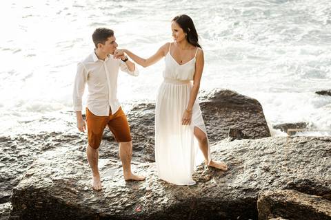 pre-wedding-rio-de-janeiro-cristo-redentor-bondinho-copacabana-barra-da-tijuca-apoador-praia-ensaio-noiva-noivo-casamento-na-praia-cerimonia-casar-fotos-na-praia-wedding-brasil-fotografo-mini-casamento-daniel-custodio-minas-uberlandia-fotos-retrato-filme-'