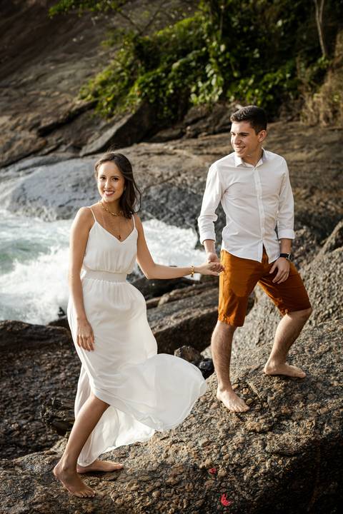 pre-wedding-rio-de-janeiro-cristo-redentor-bondinho-copacabana-barra-da-tijuca-apoador-praia-ensaio-noiva-noivo-casamento-na-praia-cerimonia-casar-fotos-na-praia-wedding-brasil-fotografo-mini-casamento-daniel-custodio-minas-uberlandia-fotos-retrato-filme-'