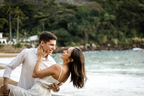 pre-wedding-rio-de-janeiro-cristo-redentor-bondinho-copacabana-barra-da-tijuca-apoador-praia-ensaio-noiva-noivo-casamento-na-praia-cerimonia-casar-fotos-na-praia-wedding-brasil-fotografo-mini-casamento-daniel-custodio-minas-uberlandia-fotos-retrato-filme-'