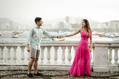 pre-wedding-rio-de-janeiro-cristo-redentor-bondinho-copacabana-barra-da-tijuca-apoador-praia-ensaio-noiva-noivo-casamento-na-praia-cerimonia-casar-fotos-na-praia-wedding-brasil-fotografo-mini-casamento-daniel-custodio-minas-uberlandia-fotos-retrato-filme-'