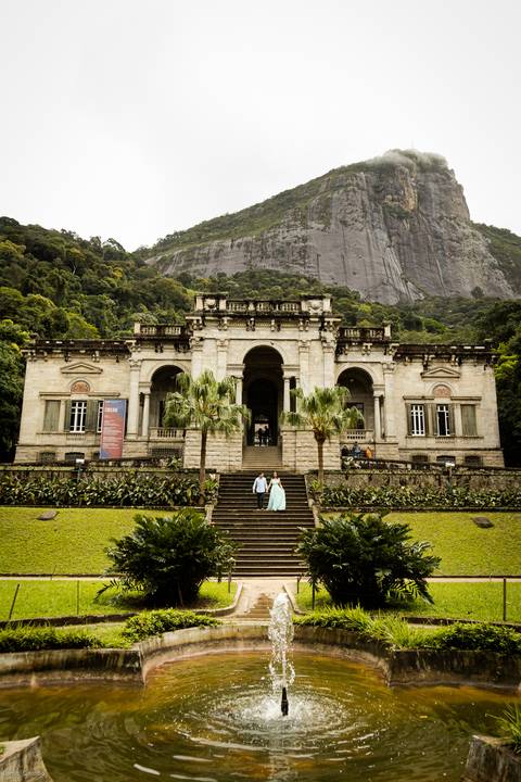 pre-wedding-rio-de-janeiro-cristo-redentor-bondinho-copacabana-barra-da-tijuca-apoador-praia-ensaio-noiva-noivo-casamento-na-praia-cerimonia-casar-fotos-na-praia-wedding-brasil-fotografo-mini-casamento-daniel-custodio-minas-uberlandia-fotos-retrato-filme-'