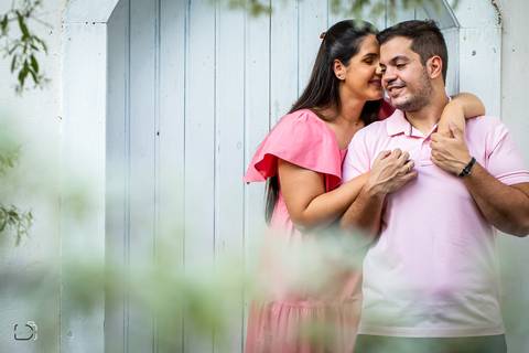 pre-wedding-ensaio-casal-namoro-fotos-retrato-fotografias-fotografo-floresta-do-lobo-por-do-sol-daniel-custodio-cerimonia-noiva-noivo-buque-cerimonial-uberlandia-aragauari-patos-de-minas-madrinha-padrinho-vestido-filmagem-tik-tok-igreja-terno-dj-buffet-'