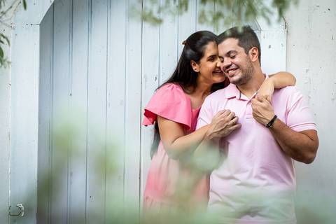 pre-wedding-ensaio-casal-namoro-fotos-retrato-fotografias-fotografo-floresta-do-lobo-por-do-sol-daniel-custodio-cerimonia-noiva-noivo-buque-cerimonial-uberlandia-aragauari-patos-de-minas-madrinha-padrinho-vestido-filmagem-tik-tok-igreja-terno-dj-buffet-'