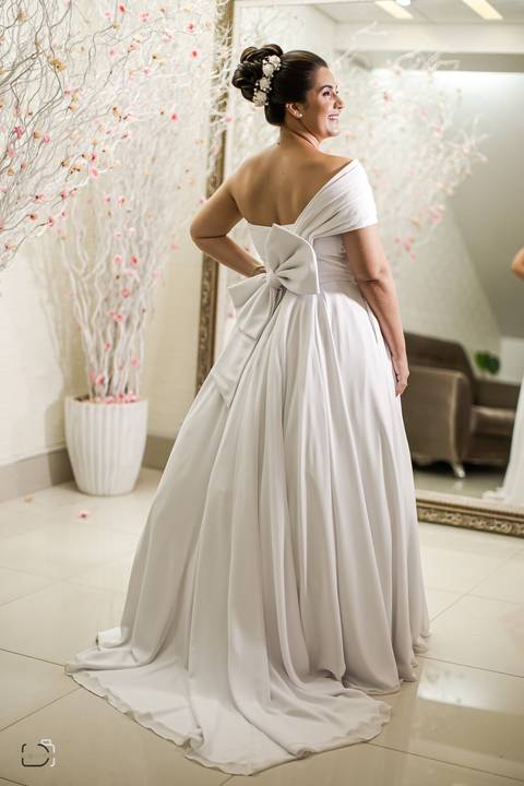 make-off-noiva-noivo-maquiagem-peteados-buque-vestido-atelie-terno-fotos-fotografo-fotografias-retrato-daniel-custodio-album-casamento-casar-cerimonia-igreja-cerimonial-por-do-sol-chacara-madrinha-padrinho-pre-wedding-recepção-festa-buffet-dj-pista-amor-'