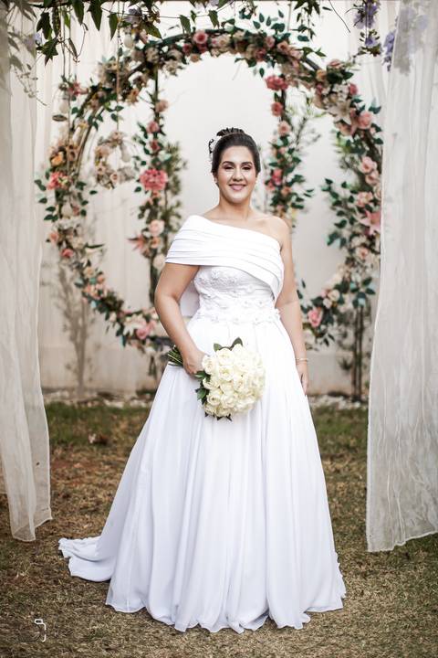 make-off-noiva-noivo-maquiagem-peteados-buque-vestido-atelie-terno-fotos-fotografo-fotografias-retrato-daniel-custodio-album-casamento-casar-cerimonia-igreja-cerimonial-por-do-sol-chacara-madrinha-padrinho-pre-wedding-recepção-festa-buffet-dj-pista-amor-'