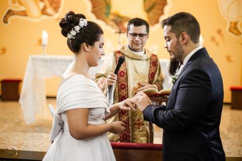 make-off-noiva-noivo-maquiagem-peteados-buque-vestido-atelie-terno-fotos-fotografo-fotografias-retrato-daniel-custodio-album-casamento-casar-cerimonia-igreja-cerimonial-por-do-sol-chacara-madrinha-padrinho-pre-wedding-recepção-festa-buffet-dj-pista-amor-'