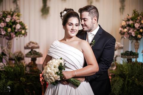 make-off-noiva-noivo-maquiagem-peteados-buque-vestido-atelie-terno-fotos-fotografo-fotografias-retrato-daniel-custodio-album-casamento-casar-cerimonia-igreja-cerimonial-por-do-sol-chacara-madrinha-padrinho-pre-wedding-recepção-festa-buffet-dj-pista-amor-'