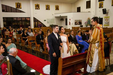 make-off-noiva-noivo-maquiagem-peteados-buque-vestido-atelie-terno-fotos-fotografo-fotografias-retrato-daniel-custodio-album-casamento-casar-cerimonia-igreja-cerimonial-por-do-sol-chacara-madrinha-padrinho-pre-wedding-recepção-festa-buffet-dj-pista-amor-'