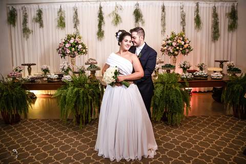 make-off-noiva-noivo-maquiagem-peteados-buque-vestido-atelie-terno-fotos-fotografo-fotografias-retrato-daniel-custodio-album-casamento-casar-cerimonia-igreja-cerimonial-por-do-sol-chacara-madrinha-padrinho-pre-wedding-recepção-festa-buffet-dj-pista-amor-'