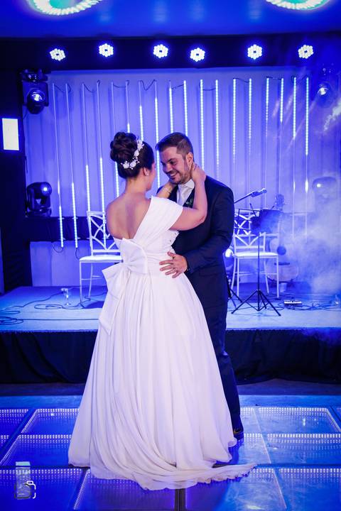 make-off-noiva-noivo-maquiagem-peteados-buque-vestido-atelie-terno-fotos-fotografo-fotografias-retrato-daniel-custodio-album-casamento-casar-cerimonia-igreja-cerimonial-por-do-sol-chacara-madrinha-padrinho-pre-wedding-recepção-festa-buffet-dj-pista-amor-'