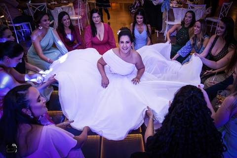 make-off-noiva-noivo-maquiagem-peteados-buque-vestido-atelie-terno-fotos-fotografo-fotografias-retrato-daniel-custodio-album-casamento-casar-cerimonia-igreja-cerimonial-por-do-sol-chacara-madrinha-padrinho-pre-wedding-recepção-festa-buffet-dj-pista-amor-'