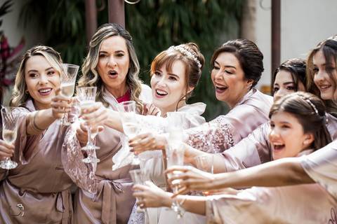 make-off-noiva-noivo-maquiagem-peteados-buque-vestido-atelie-terno-fotos-fotografo-fotografias-retrato-daniel-custodio-album-casamento-casar-cerimonia-igreja-cerimonial-por-do-sol-chacara-madrinha-padrinho-pre-wedding-recepção-festa-buffet-dj-the-farm'