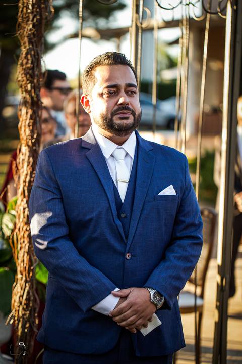 make-off-noiva-noivo-maquiagem-peteados-buque-vestido-atelie-terno-fotos-fotografo-fotografias-retrato-daniel-custodio-album-casamento-casar-cerimonia-igreja-cerimonial-por-do-sol-chacara-madrinha-padrinho-pre-wedding-recepção-festa-buffet-dj-the-farm'