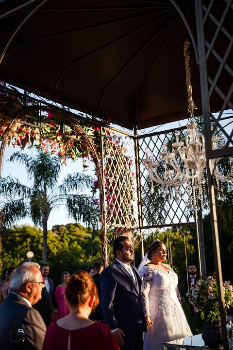 make-off-noiva-noivo-maquiagem-peteados-buque-vestido-atelie-terno-fotos-fotografo-fotografias-retrato-daniel-custodio-album-casamento-casar-cerimonia-igreja-cerimonial-por-do-sol-chacara-madrinha-padrinho-pre-wedding-recepção-festa-buffet-dj-the-farm'