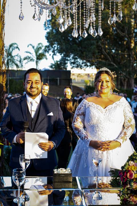 make-off-noiva-noivo-maquiagem-peteados-buque-vestido-atelie-terno-fotos-fotografo-fotografias-retrato-daniel-custodio-album-casamento-casar-cerimonia-igreja-cerimonial-por-do-sol-chacara-madrinha-padrinho-pre-wedding-recepção-festa-buffet-dj-the-farm'