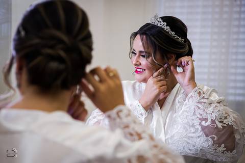 make-off-noiva-noivo-maquiagem-peteados-buque-vestido-atelie-terno-fotos-fotografo-fotografias-retrato-daniel-custodio-album-casamento-casar-cerimonia-igreja-cerimonial-por-do-sol-chacara-madrinha-padrinho-pre-wedding-recepção-festa-buffet-dj-the-farm'