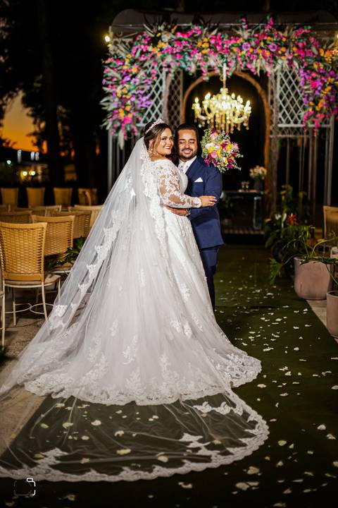 make-off-noiva-noivo-maquiagem-peteados-buque-vestido-atelie-terno-fotos-fotografo-fotografias-retrato-daniel-custodio-album-casamento-casar-cerimonia-igreja-cerimonial-por-do-sol-chacara-madrinha-padrinho-pre-wedding-recepção-festa-buffet-dj-the-farm'