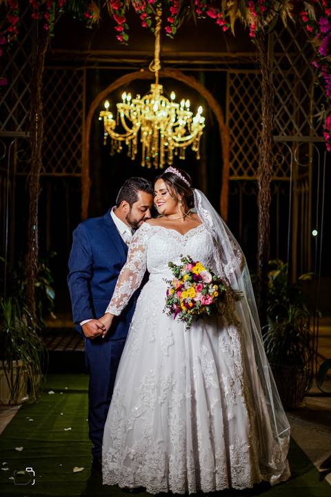 make-off-noiva-noivo-maquiagem-peteados-buque-vestido-atelie-terno-fotos-fotografo-fotografias-retrato-daniel-custodio-album-casamento-casar-cerimonia-igreja-cerimonial-por-do-sol-chacara-madrinha-padrinho-pre-wedding-recepção-festa-buffet-dj-the-farm'