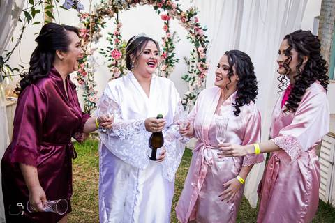 make-off-noiva-noivo-maquiagem-peteados-buque-vestido-atelie-terno-fotos-fotografo-fotografias-retrato-daniel-custodio-album-casamento-casar-cerimonia-igreja-cerimonial-por-do-sol-chacara-madrinha-padrinho-pre-wedding-recepção-festa-buffet-dj-the-farm'