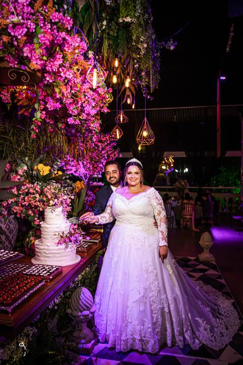 make-off-noiva-noivo-maquiagem-peteados-buque-vestido-atelie-terno-fotos-fotografo-fotografias-retrato-daniel-custodio-album-casamento-casar-cerimonia-igreja-cerimonial-por-do-sol-chacara-madrinha-padrinho-pre-wedding-recepção-festa-buffet-dj-the-farm'