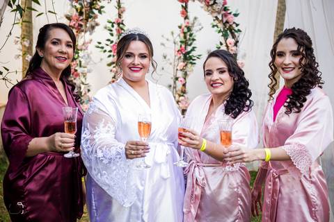 make-off-noiva-noivo-maquiagem-peteados-buque-vestido-atelie-terno-fotos-fotografo-fotografias-retrato-daniel-custodio-album-casamento-casar-cerimonia-igreja-cerimonial-por-do-sol-chacara-madrinha-padrinho-pre-wedding-recepção-festa-buffet-dj-the-farm'